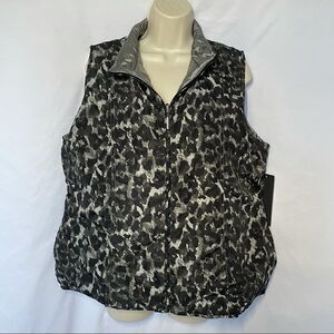 NWT Casual Identity Reversible Vest size larger